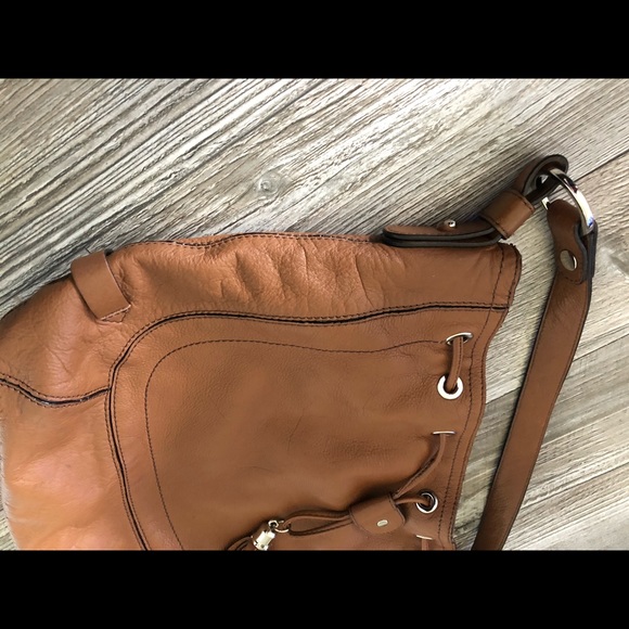 Authentic Danier Shoulder Bag - Picture 2 of 5